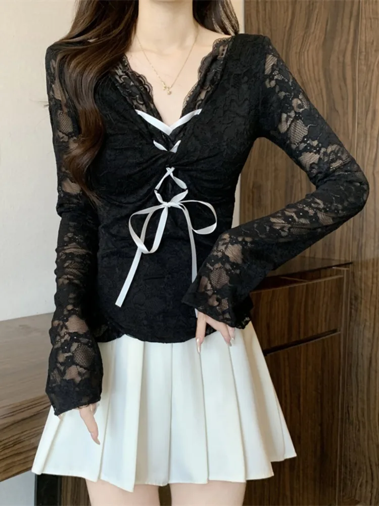 เสื้อท็อปผู้หญิง คอวี แต่งลูกไม้ สไตล์เกาหลี สวยหวานซ่อนเปรี้ยว ทรงเข้ารูป เอวคอด แขนยาว เหมาะกับต้นฤดูใบไม้ผลิ