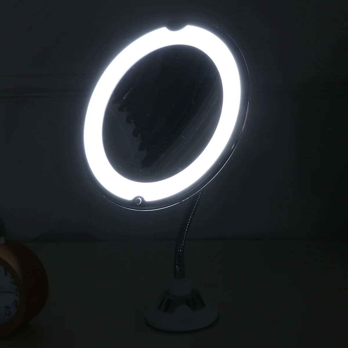 1 Stuks 10x Vergrotende LED Make-Up Spiegel Sterke Zuignap voor Glad Oppervlak Touch Ups en Detaillering Make-Up Spiegel