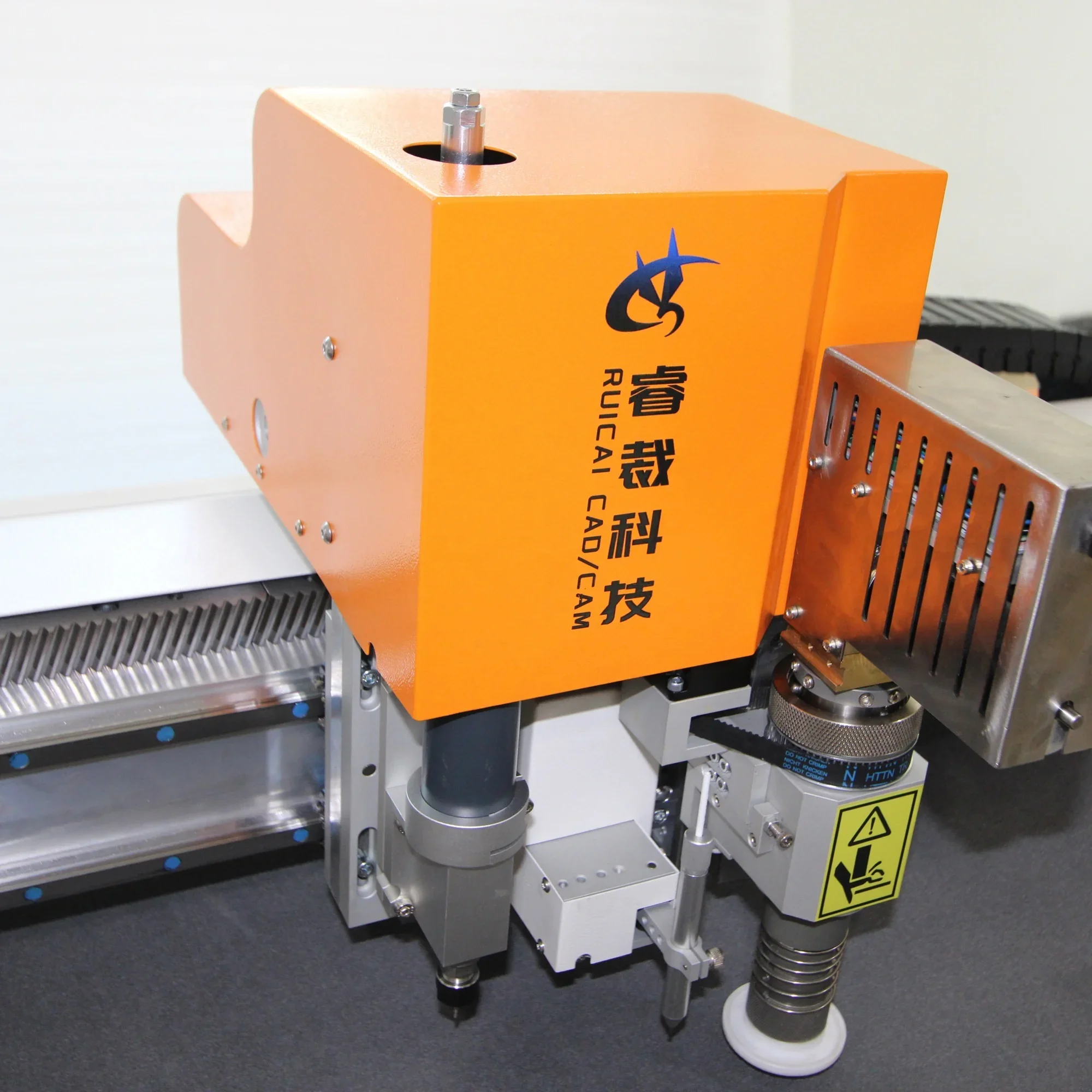 RUICAI Functional Oscillating Straight Knife Router CNC 2216 Rubber Gaskets Leather Carton Gasket CNC Cutting Machine with Punch