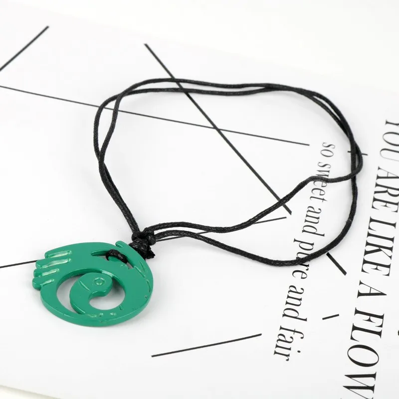Colar Pingente Oco Verde Estilo Lara Croft - Merchandising do Jogo Tomb Raider