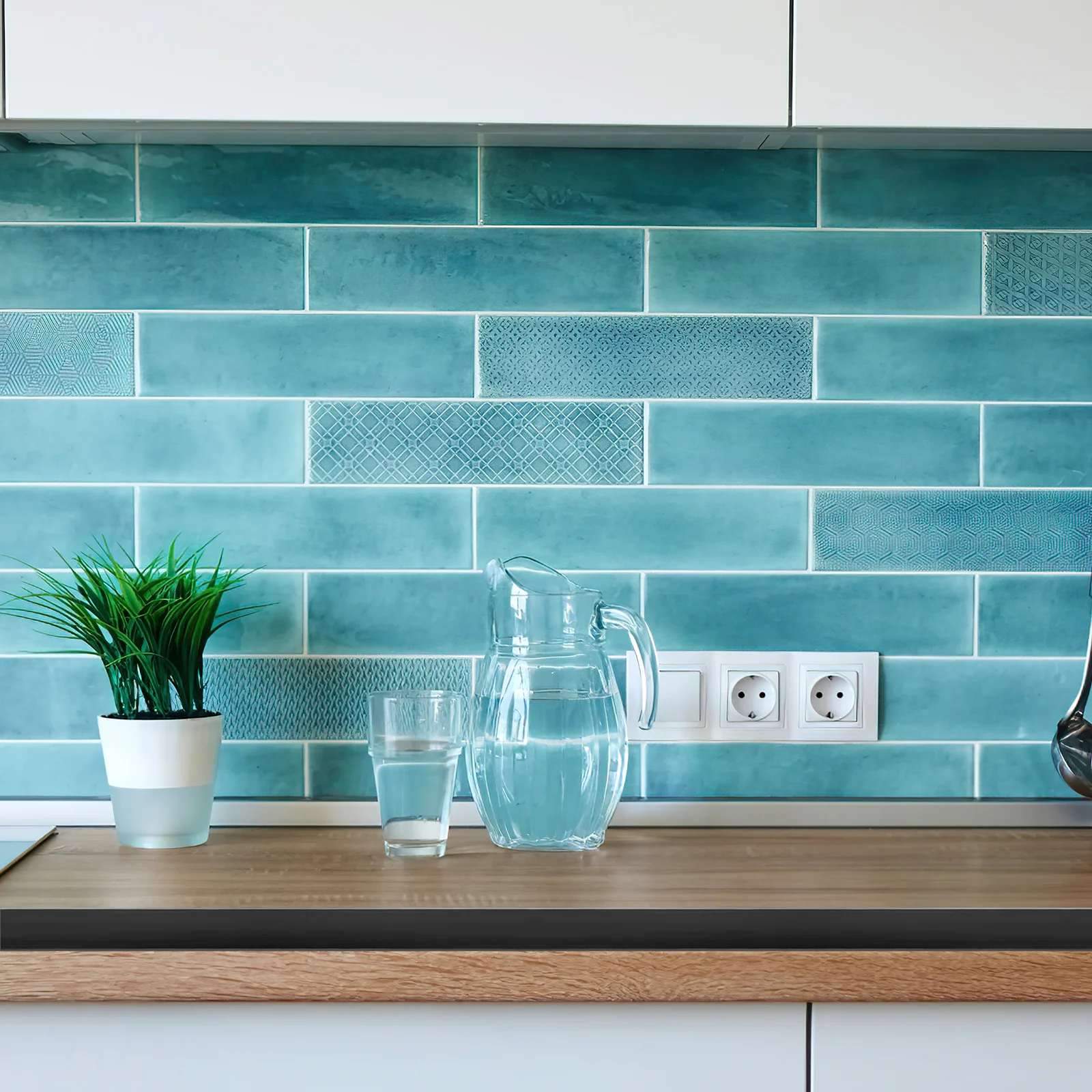 

2M Sink Water Barrier Adhesive Kitchen Counter Splashing Guard Water Blocking Baffle Soft Flexible Dry Wet Separation Silicone