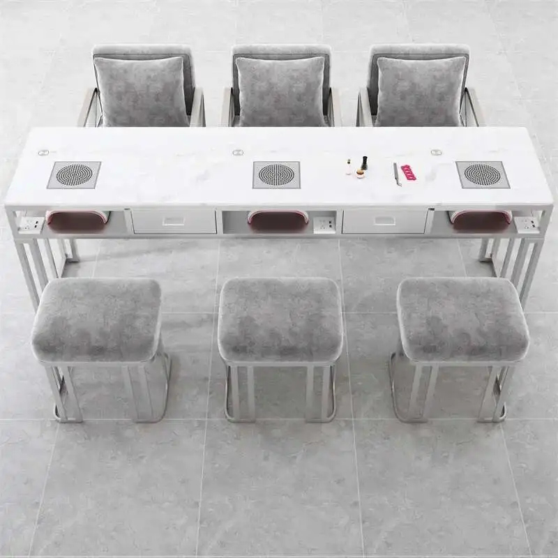 Рисунок 4 - Стол Nail Tech, принадлежности для стола