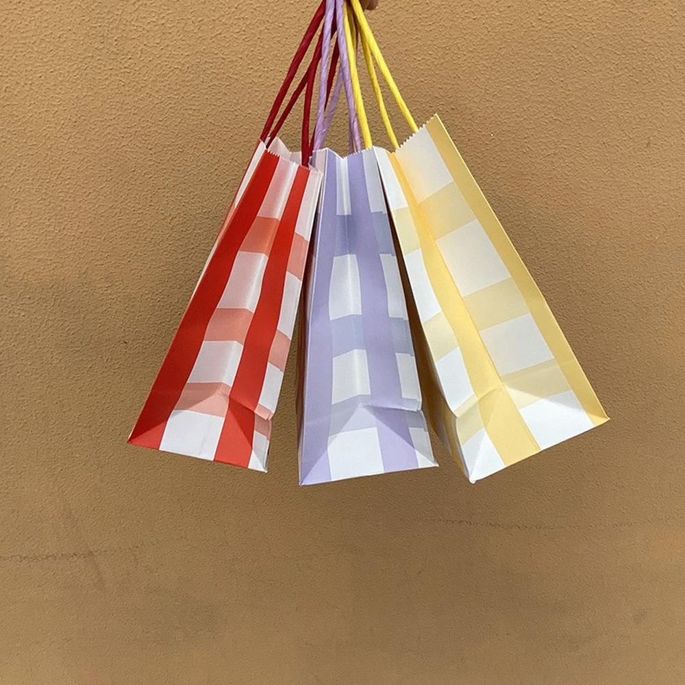 

100pcs Customized Logo 15x8x21cm Paper Jewelry Kraft Handle Bag Red Yellow Purple Tote Pouch Gift Packaging Shopping Box Handbag