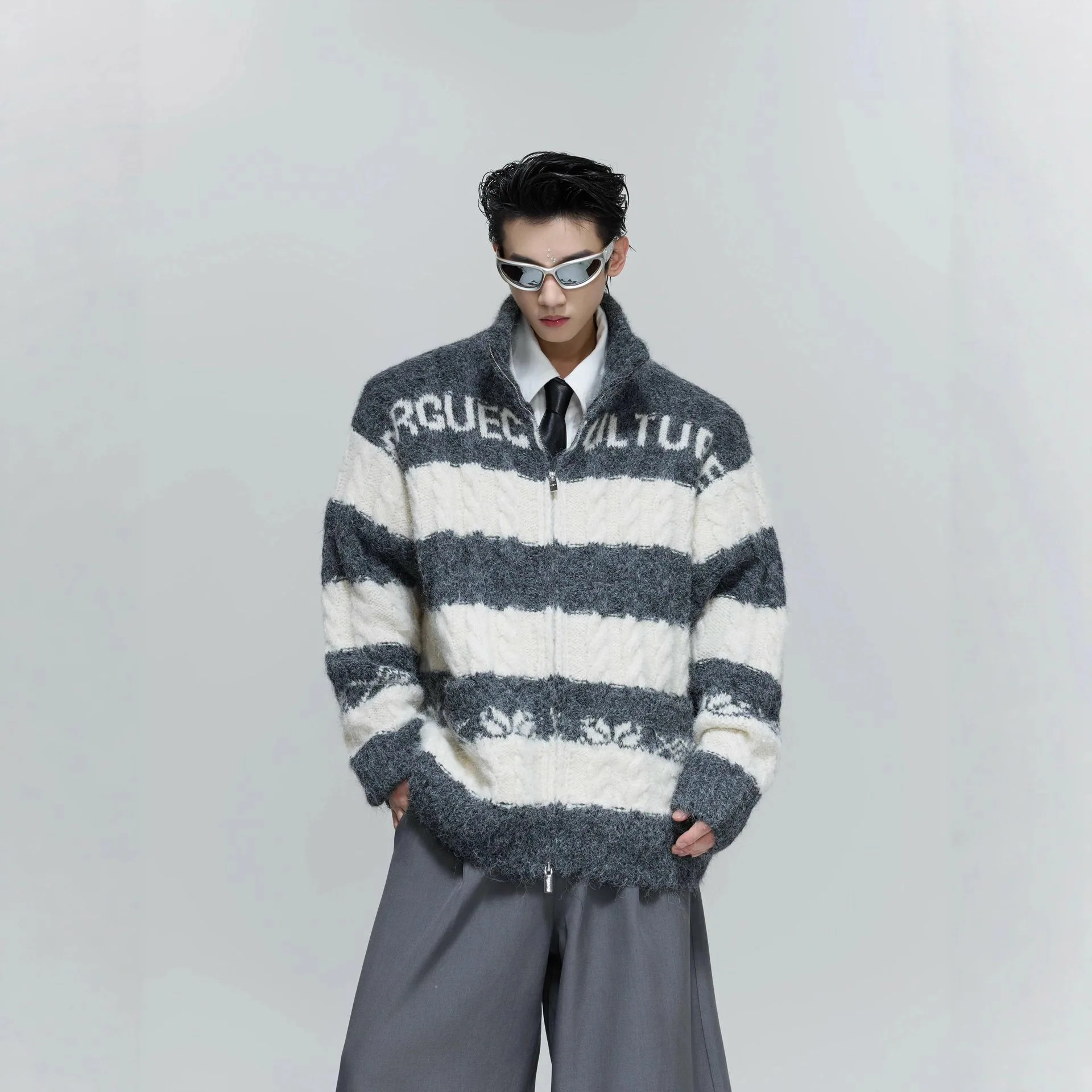 

ArgE CultrE Black And White Contrast Chunky Knit Cardigan Loose Fit Autumn And Winter Casual And Comfortable Knitted Sweater