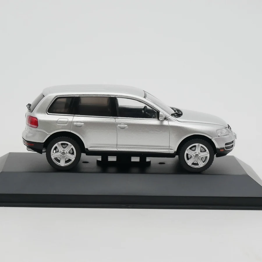 다이캐스트 Ixo 1:43 스케일 VW Touareg 2007 합금 자동차 모델 소장 장난감 선물 기념품 디스플레이 장식품
