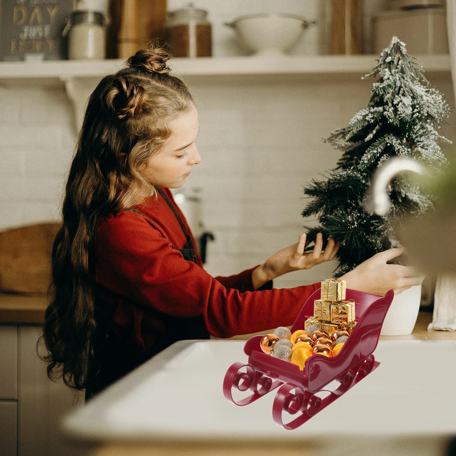 

Simple Plastic Christmas Sleigh Ornament Christmas Tree Hanging Sleigh Charm Miniature Sleigh Christmas Ornament Figurine Tree