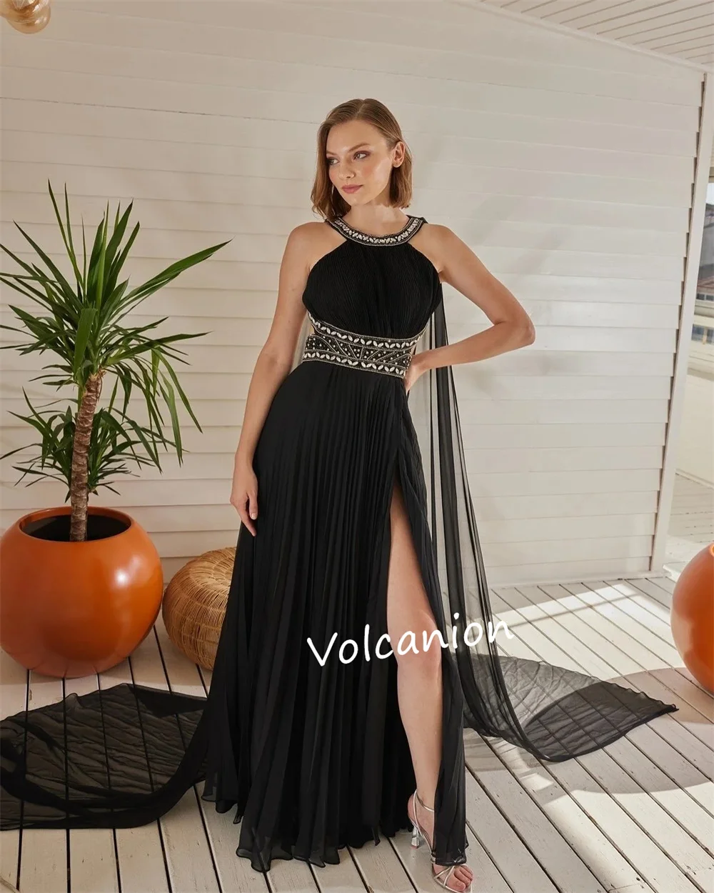 Gaun Panjang Leher-o A-line Berlian Imitasi Wiru Sifon Kustom Tersedia Acara Prom Klasik Elegan Ukuran