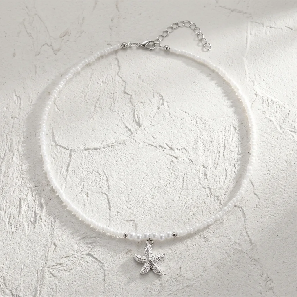 Boho Sommer Strand Weiße Perlenkette für Frauen Minimalistischer Silberfarbener Seestern-Anhänger Choker Perfektes Urlaubsschmuck-Geschenk – Detail 5