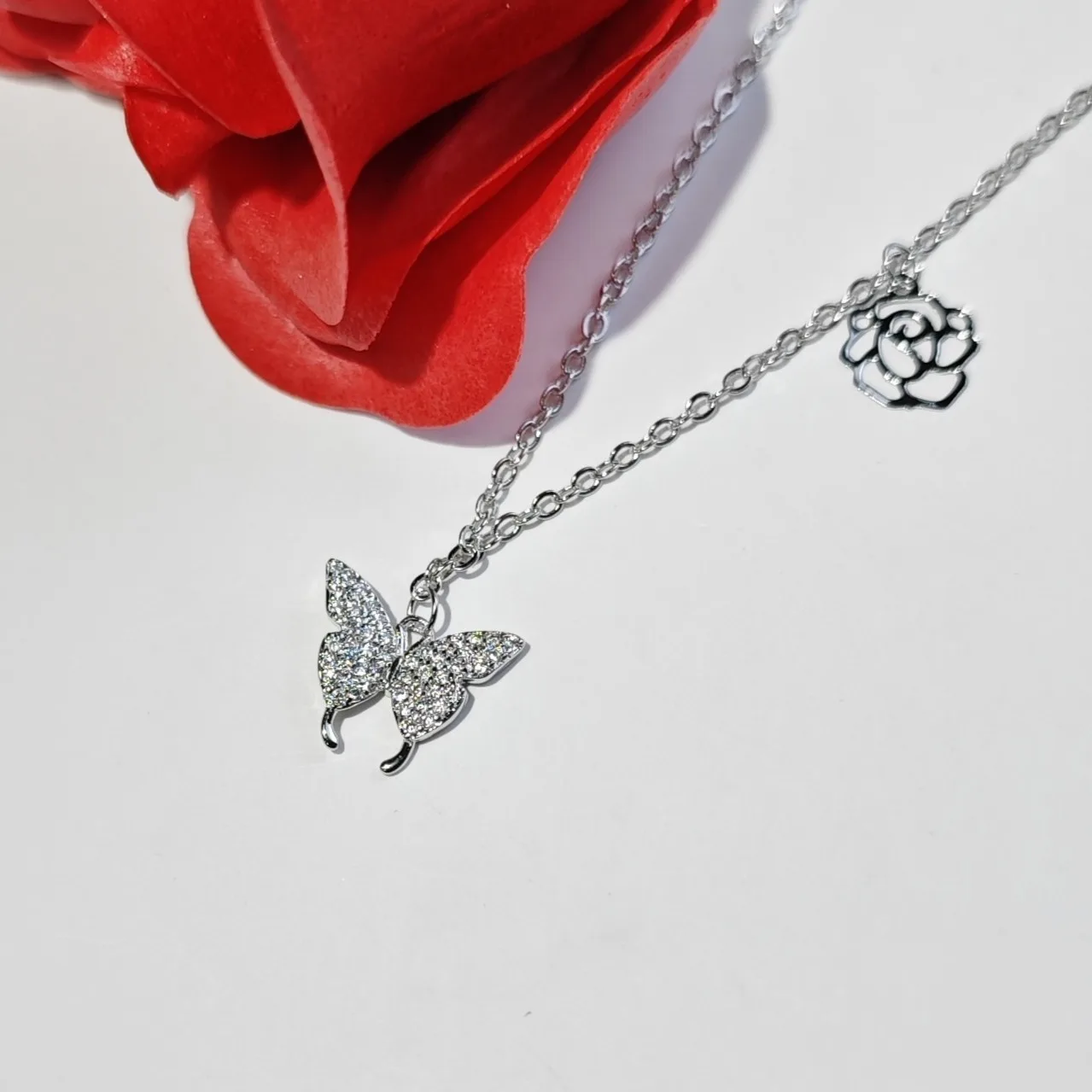

New Butterfly Camellia Necklace, Niche, Versatile, Exquisite Gift, Collarbone Chain