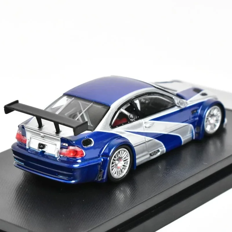 1:64 BMW E46 M3 GTR diecast simulasi logam campuran model statis, koleksi mainan dekoratif anak-anak, hadiah liburan untuk teman.