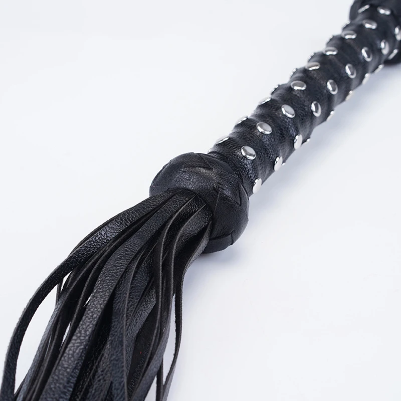 66CM Genuine Leather Horse Whip for Training with Leather Covered Rivet Handle And Wrist Strap Horse Care And Riding Equipment