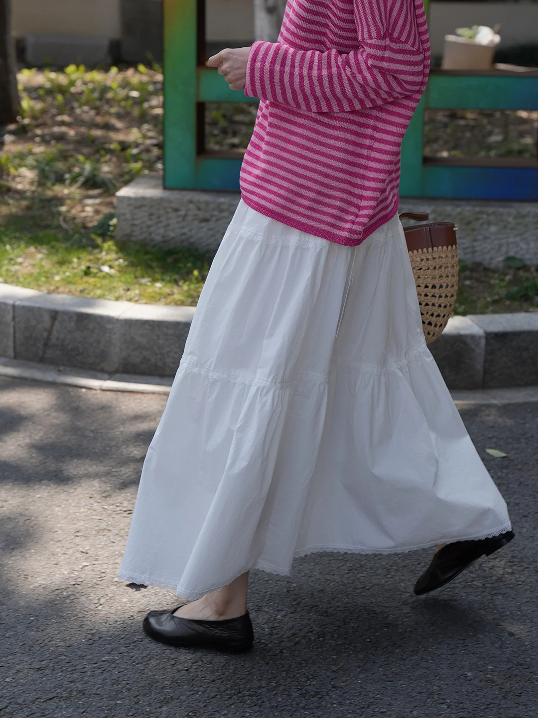 

Юбка миди А-силуэта с кружевной отделкой в художественном стиле, скрывающая недостатки фигуры, весна-лето, новинка, корейская, с завышенной талией, юбка-миди.