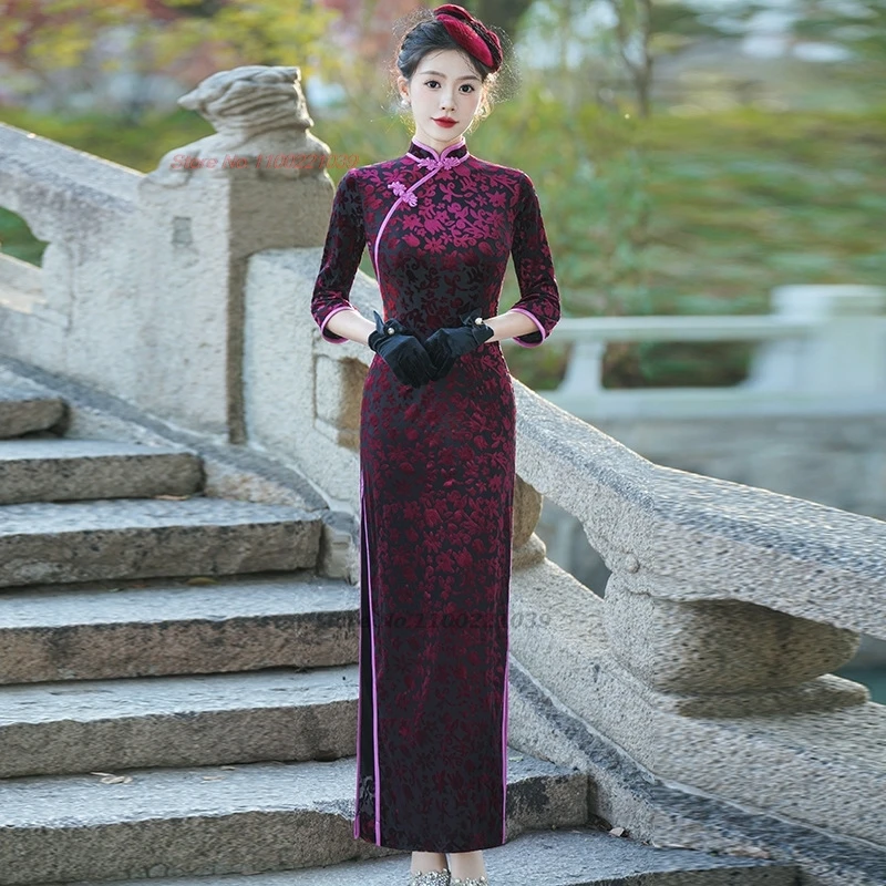 

Китайское винтажное платье 2025 года, улучшенное Ципао, бархатное платье Cheongsam с национальным цветочным принтом, сценическое платье, банкетное вечернее платье