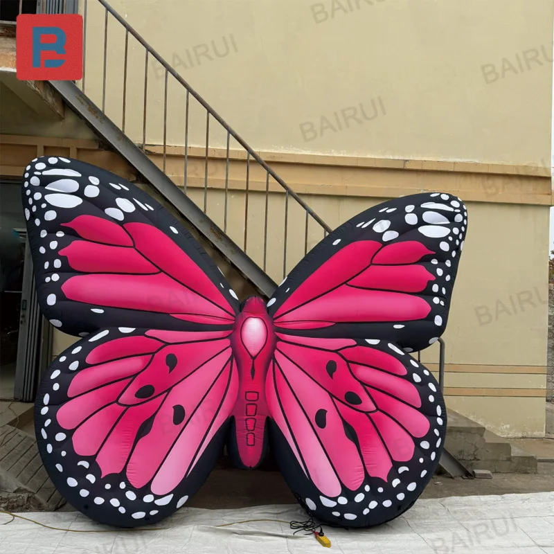 

Надувные бабочки, используемые для декорации и оформления на музыкальных фестивалях в садах и на газонах, а также для украшения сцен.