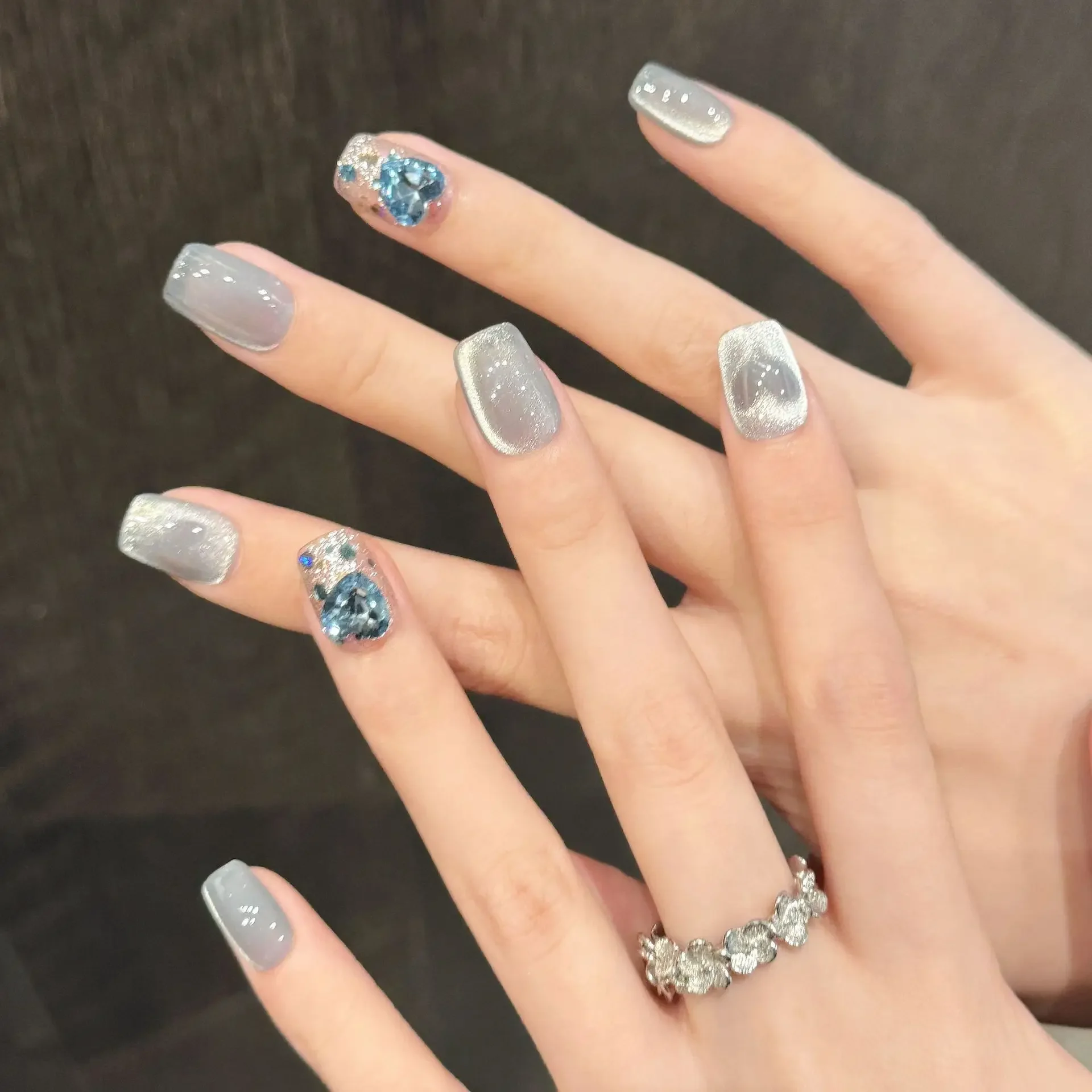 10 قطعة الصحافة اليدوية على الأظافر تلميح عين القط قصيرة البيضاوي وهمية مسمار الفن الأزرق بريق الماس الأظافر كاذبة يمكن ارتداؤها مانيكير الانتهاء #4