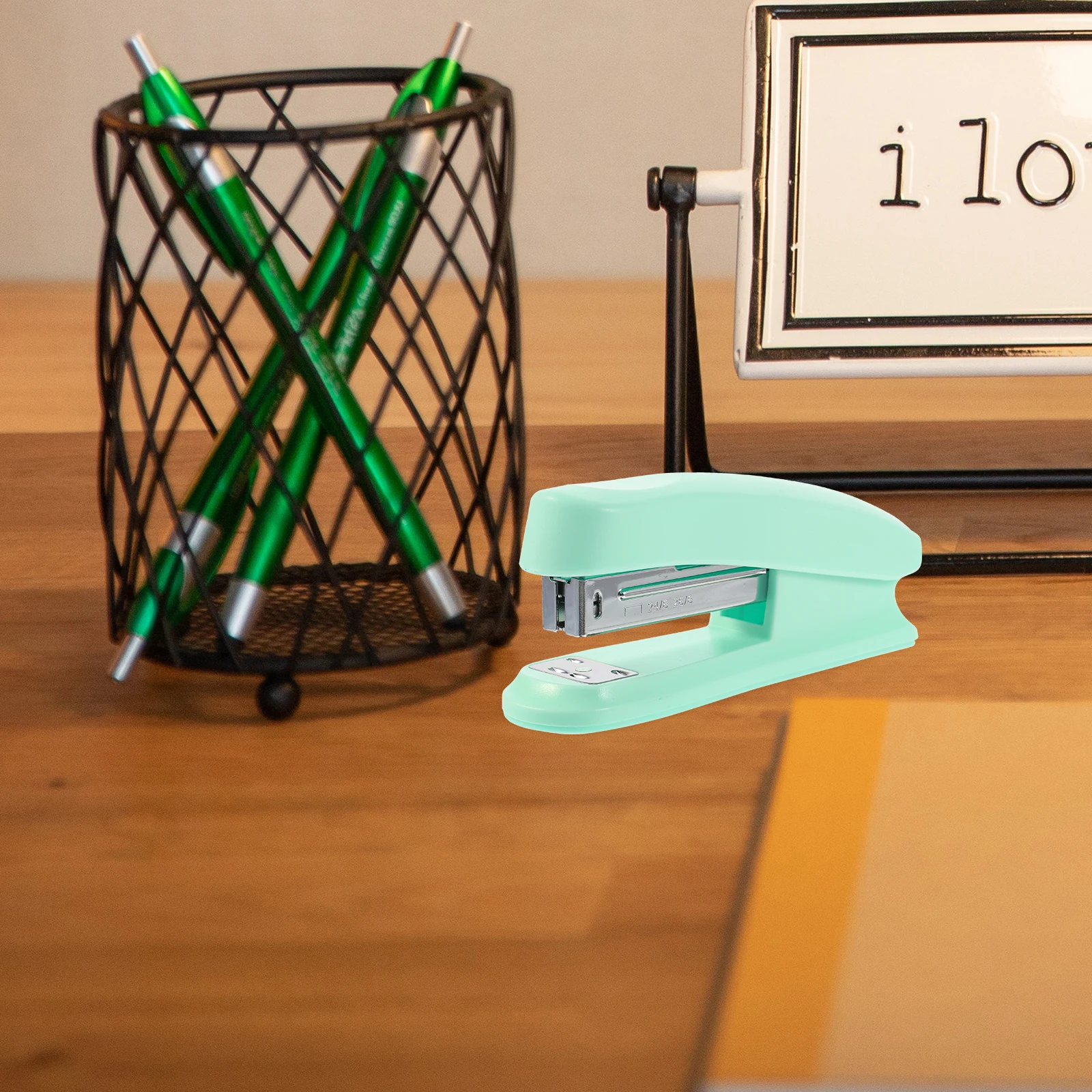 Portable Desktop Stapler Pink Office Gadgets Desk Essentials Classroom Supplies Metal Hand Stapler For Paper Plastic