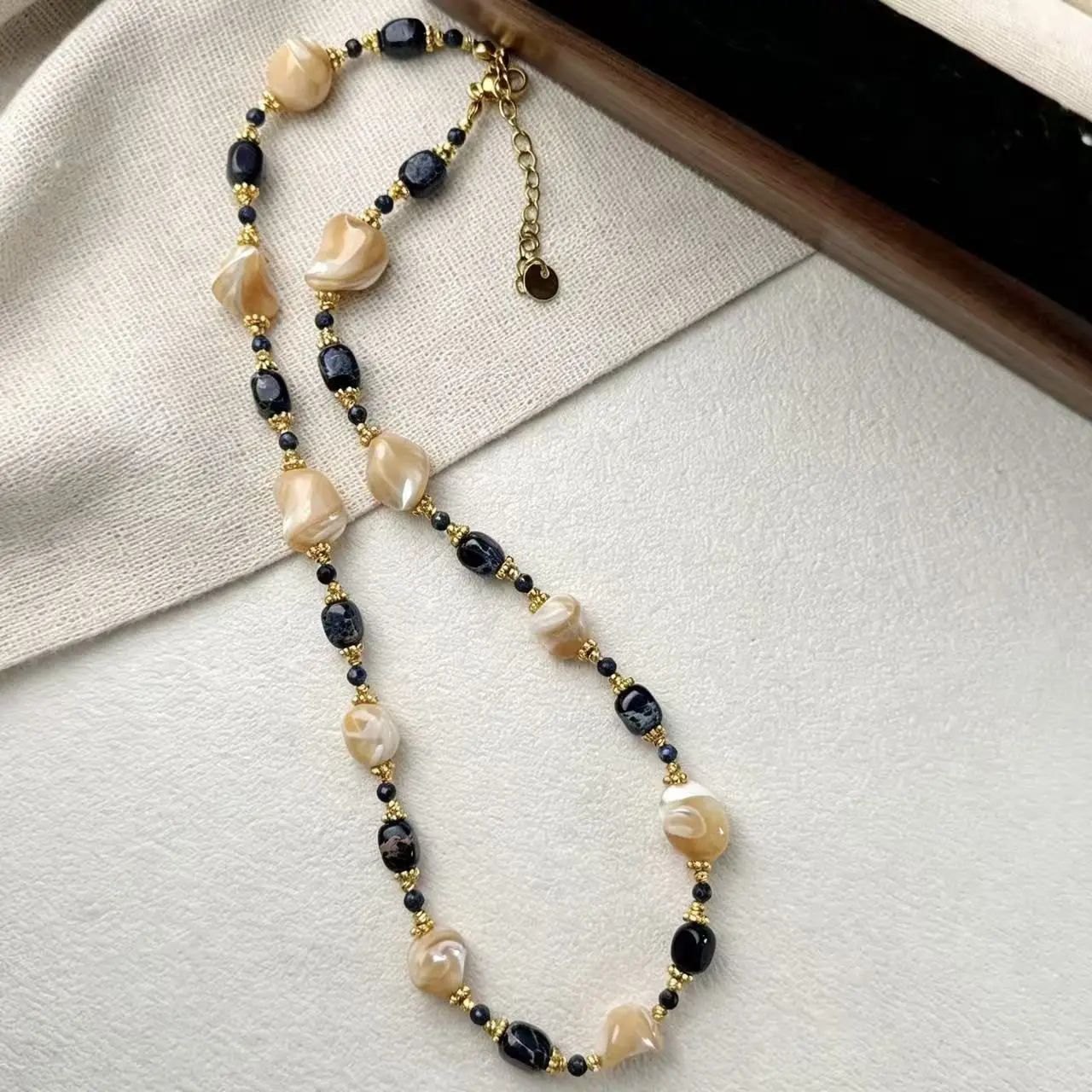 Bohemian Vintage Beaded Necklace for Women, Natural Irregular Shell Contrast Color Natural Stone, Minimalist Elegant Jewelry