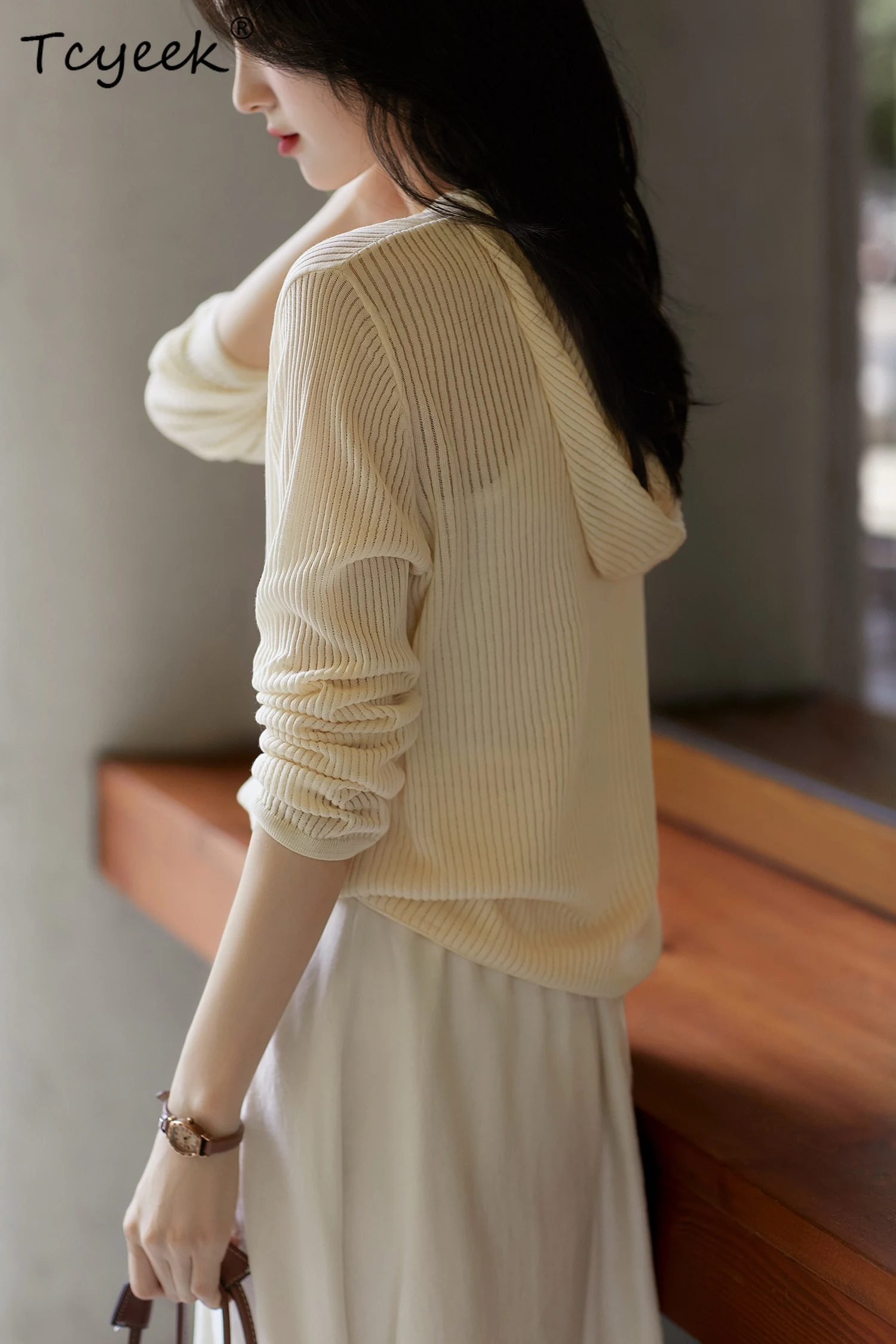 

Tcyeek, 7.1%Mulberry Silk Elegant Hooded Knitwear, Women Long Sleeve Button, Fashion Chic Top, 2024 Summer Autumn T465109QM