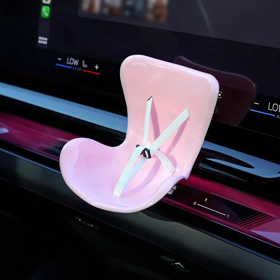 Mini poupée en peluche siège de sécurité Kawaii Labubu idole Kpop poupée siège en peluche voiture aromatreatment décoration voiture ornement cadeaux