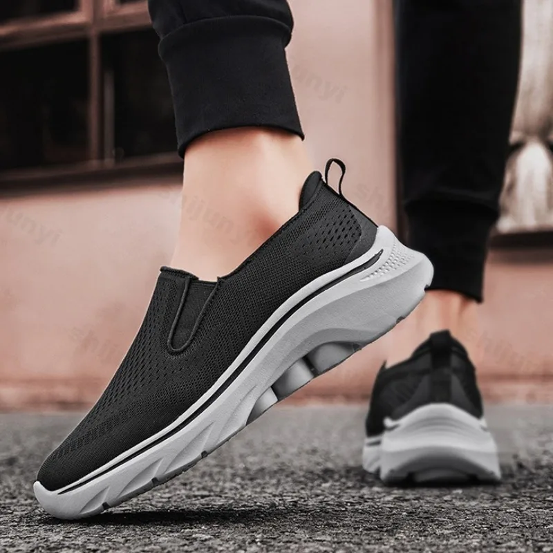 2025 Spring New Men's Fly Weave Design Casual Shoes Mesh Breathable Slip on Comfortable Shoes Fashion Trend Soft Soled Sneakers