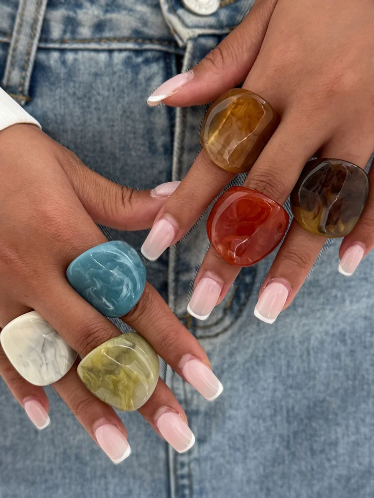 

Кольцо с ретро-текстурой и широким ободком, из смолы, с эффектом выцветания, мозаичное, модное ювелирное украшение для женщин, из сплава, подходит для повседневного ношения