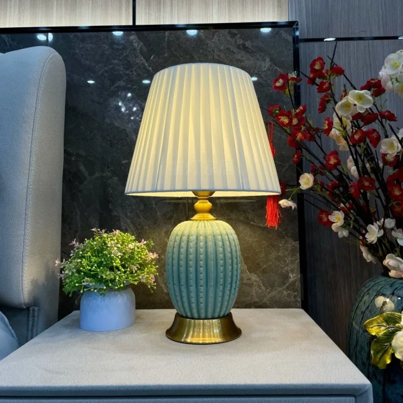 

Light luxury American ceramic desk lamp bedroom living room simple modern Chinese European versatile decorative bedside