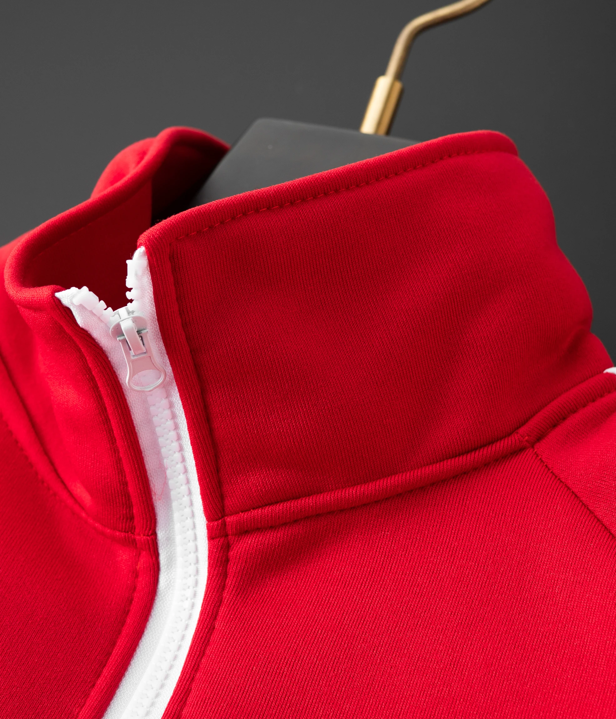 Herren Freizeit-Sportjacke mit Stehkragen, durchgehendem Reißverschluss, 3 weißen Streifen, langen Ärmeln, Sportbekleidung für Männer, Fitness-Training, Alltags-Oberbekleidung – Detail 8