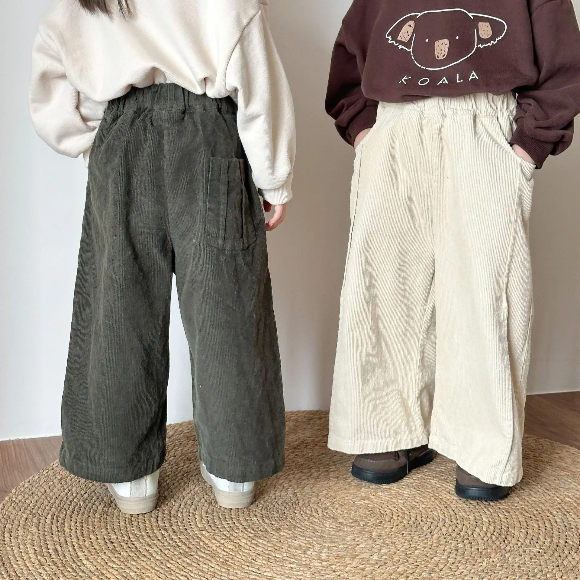 

Осенне-зимние однотонные свободные широкие брюки в рубчик для маленьких мальчиков, вельветовые штаны для девочек, детские хлопковые брюки, одежда для младенцев