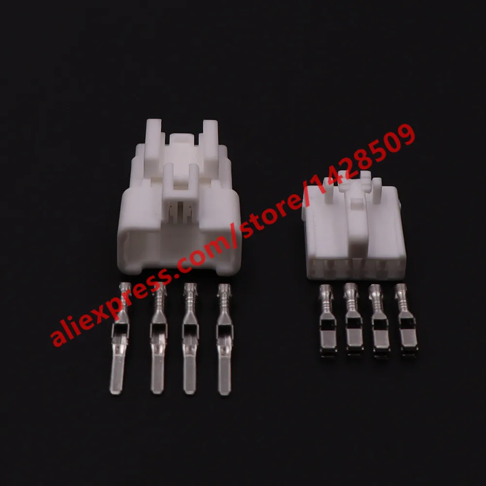 1 Set 4 Pin Car Wire Connector MG641041 MG651038 Auto Socket
