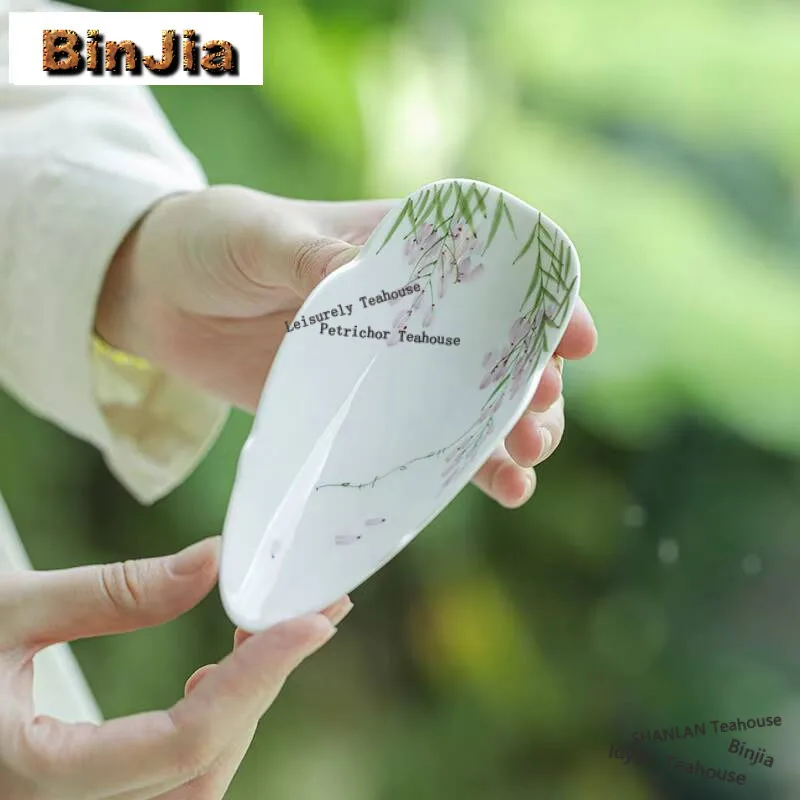 

Pure Hand-painted Wisteria Flower Tea Scoop Aesthetic White Porcelain Awakening Tea Ladle Chinese Tea Set Accessories Decoration