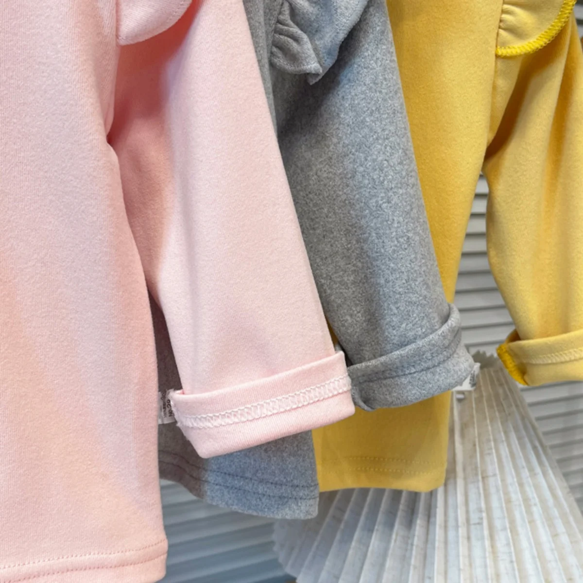 Herbstliches, süßes, einfarbiges Mädchen-Oberteil mit Herzmuster, warmes, gerüschtes Langarm-T-Shirt für Kinder, ideal für den täglichen Gebrauch, Kinderkleidung, Hemd. – Detail 6