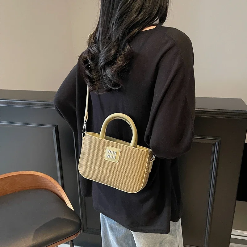 

2025 SS Premium Leather Tote Bag, Designer-Inspired Spacious Shoulder Purse for Women, Elegant Day to Night Carryall