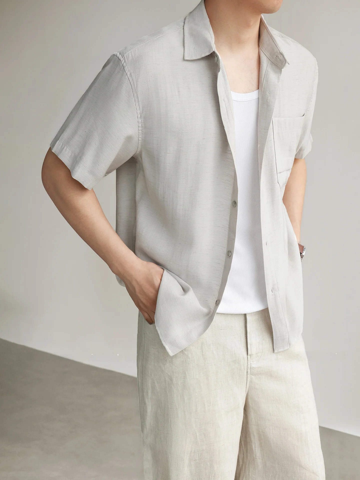 Men's Casual Loose Fit Short Sleeve Shirt Summer Thin Moisture Wicking Drapey Style Breathable Comfortable Fashion Urban Wear