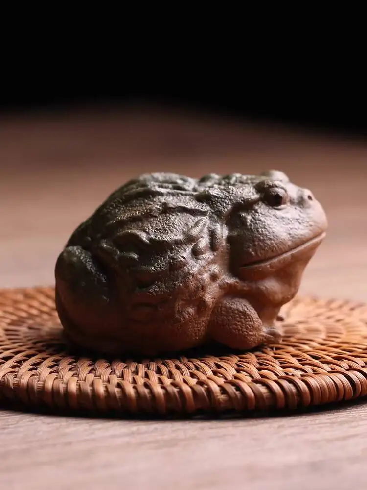 Yixing Purple Clay Pet Frog Ornament, Creative Home Decor, Zen-Inspired Table Decoration, Chinese Tea Accessory