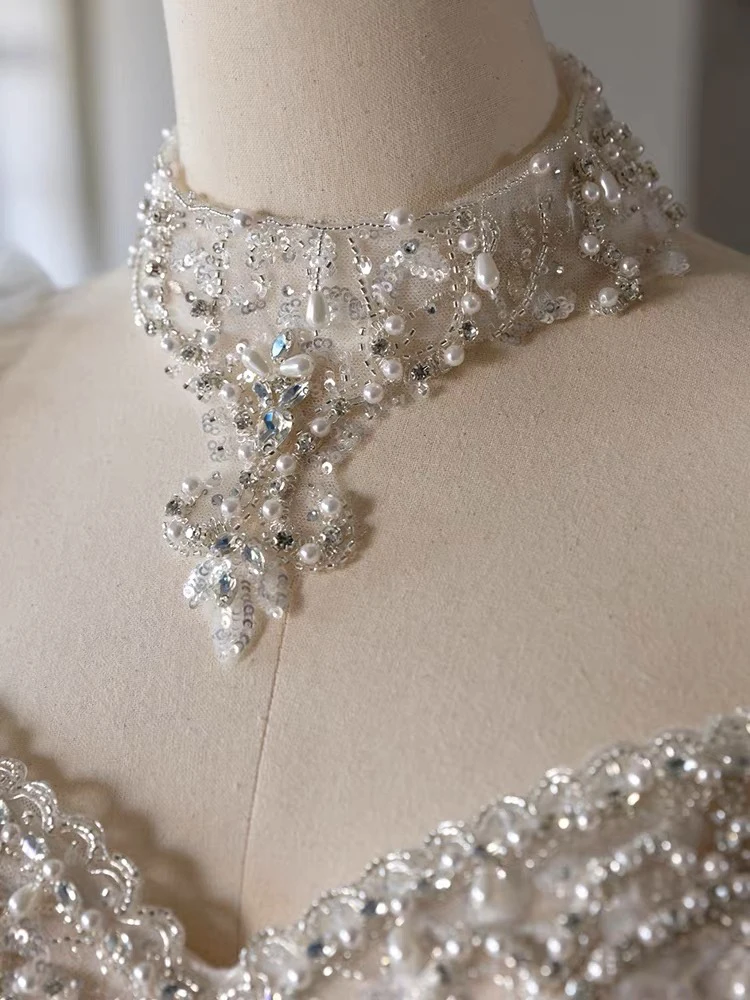 Hochzeitskleid aus Seidensatin Dr. Long Sve Princ Sle Brautkleid Koreanisches Sle mit Perlen Mittlere Taille für den Innenbereich des Hotels
