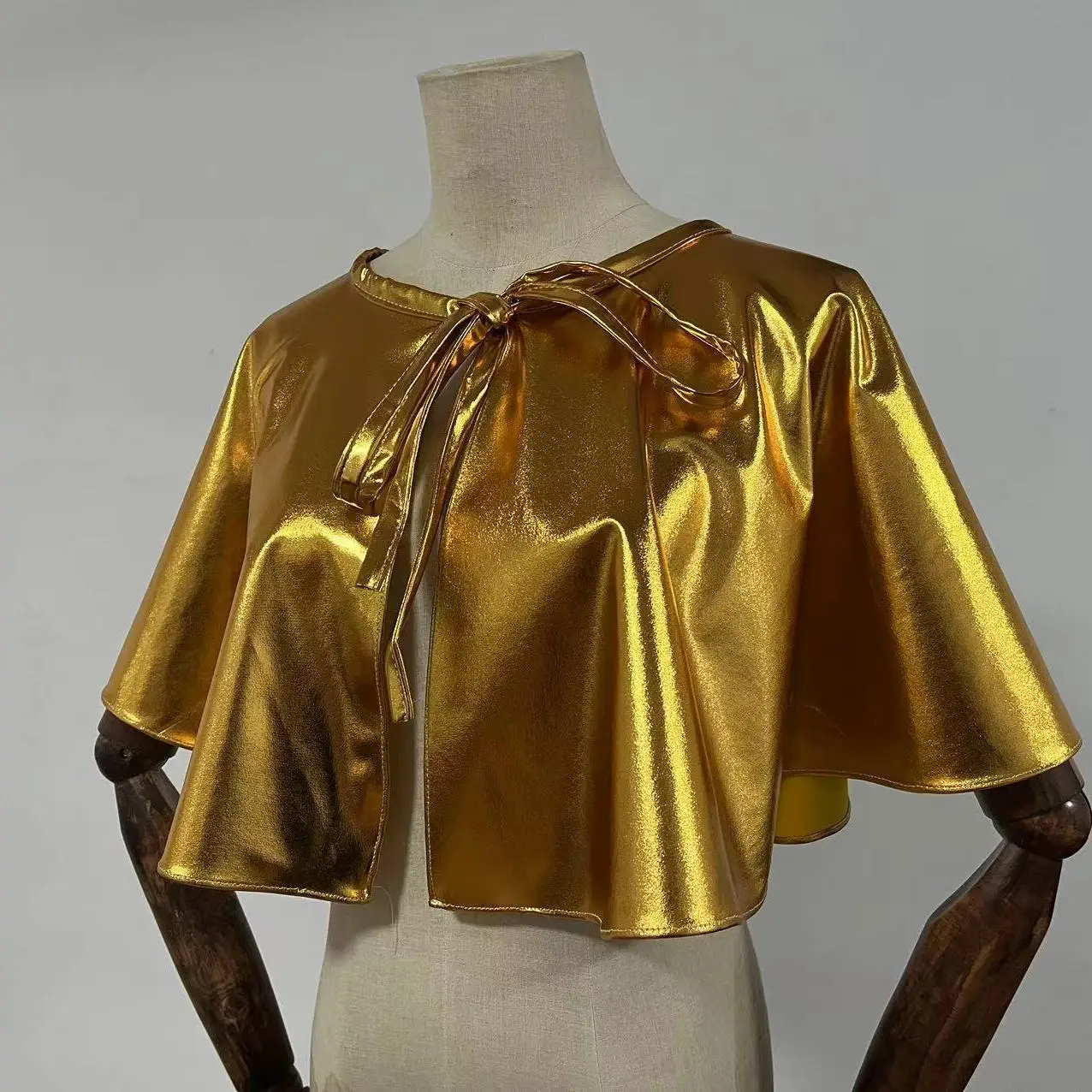 

loween ort Bright Surface Belted Doctor Role-Plang Cowl Ne Coat Youth Polyester Fiber No Sve round Ne Design