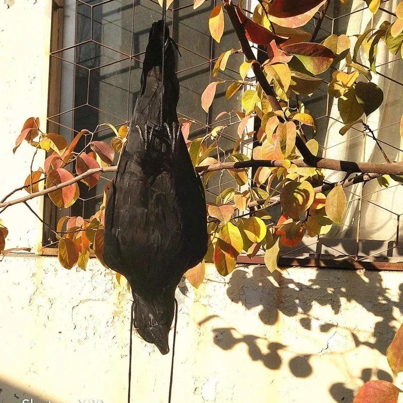 Fake Bird Realistic Hanging Dead Crow Decoy Lifesize Extra Large Black Feathered Crow Garden Bird Pest Deterrent Repeller New