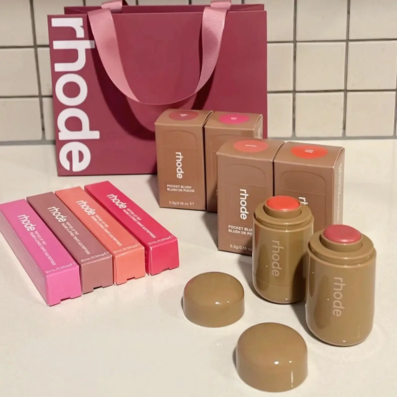 Maquillaje de labios a la moda, colorete de bolsillo, brillo de labios, aceite, bálsamo labial, colorete con lápiz labial, lápiz con forma de labio, delineador, barrera, mantequilla para regalo de niña