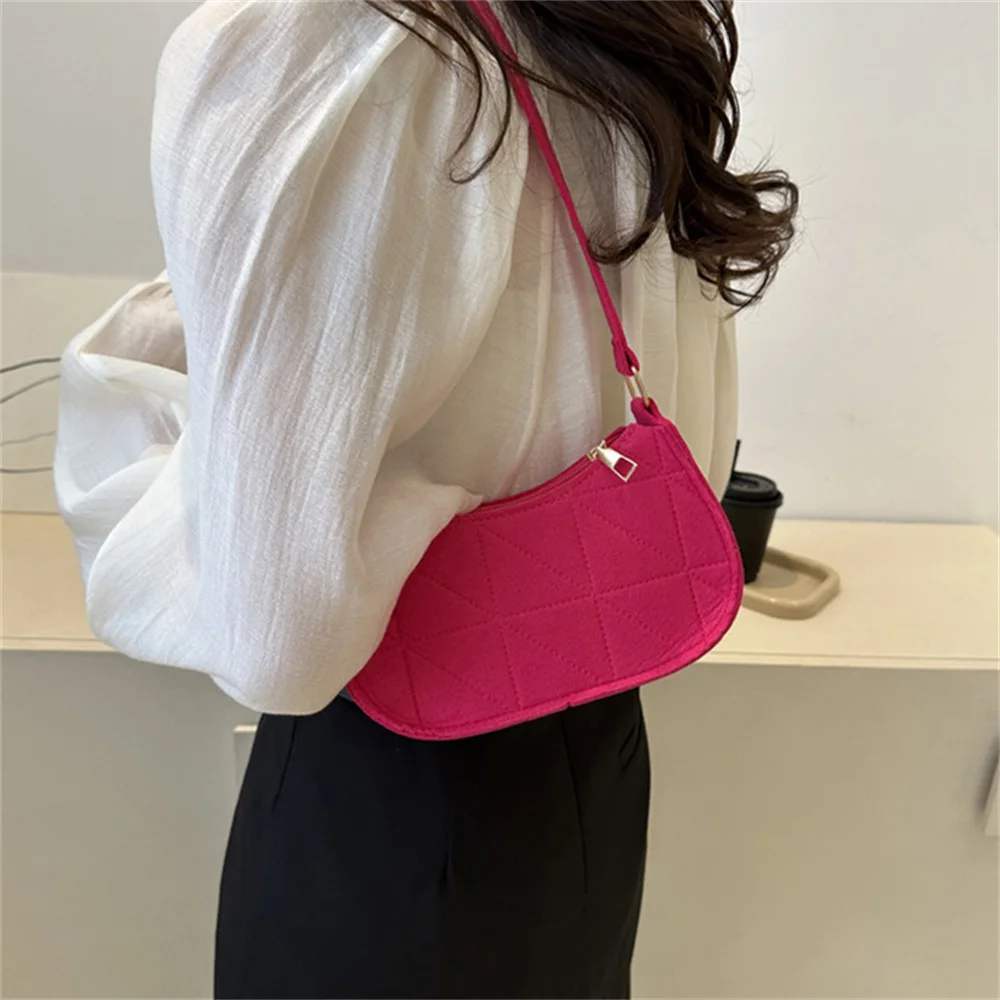 Fashion Felt Shoulder Bags For Women Women'S Subaxillary Bag Design Advanced Texture Armpit Handbags Purses Crescent Saddle Bag