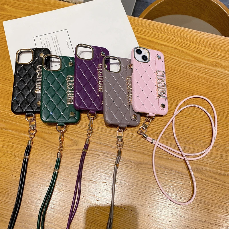 

Персонализированное имя с бриллиантовой буквой для iPhone 12, 13, 14, 15, 16, браслет Pro Max с подставкой, кожаный чехол для телефона с бриллиантами, ремешок через плечо