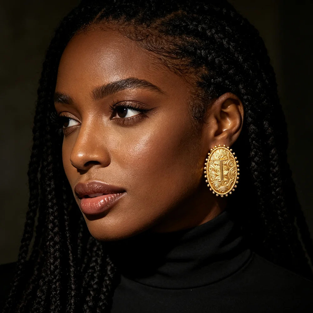 Vergoldetes ovales, geschwungenes, geschnitztes Ohrringe- und Ring-Set für Damen, afrikanischer ethnischer Statement-Schmuck, Hochzeitsgeschenk – Detail 2