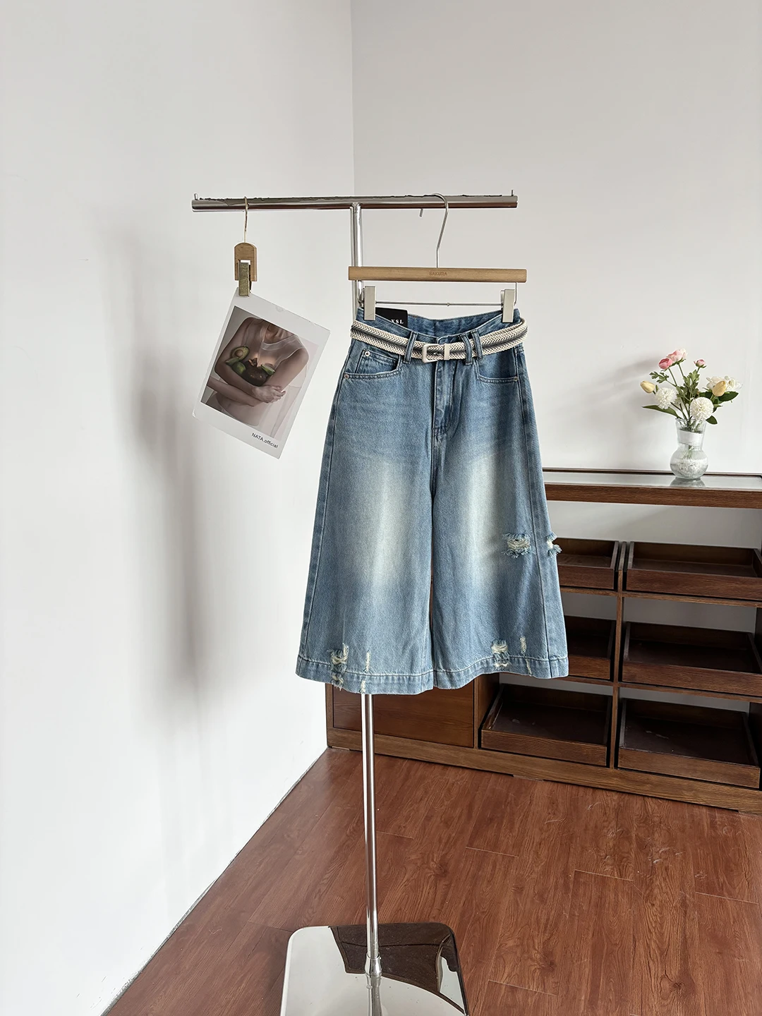 

Summer 2026 Women's Loose Fit High Waist Denim Capri Pants Torn Wide Leg Jeans with Belt Casual American Lazy Style