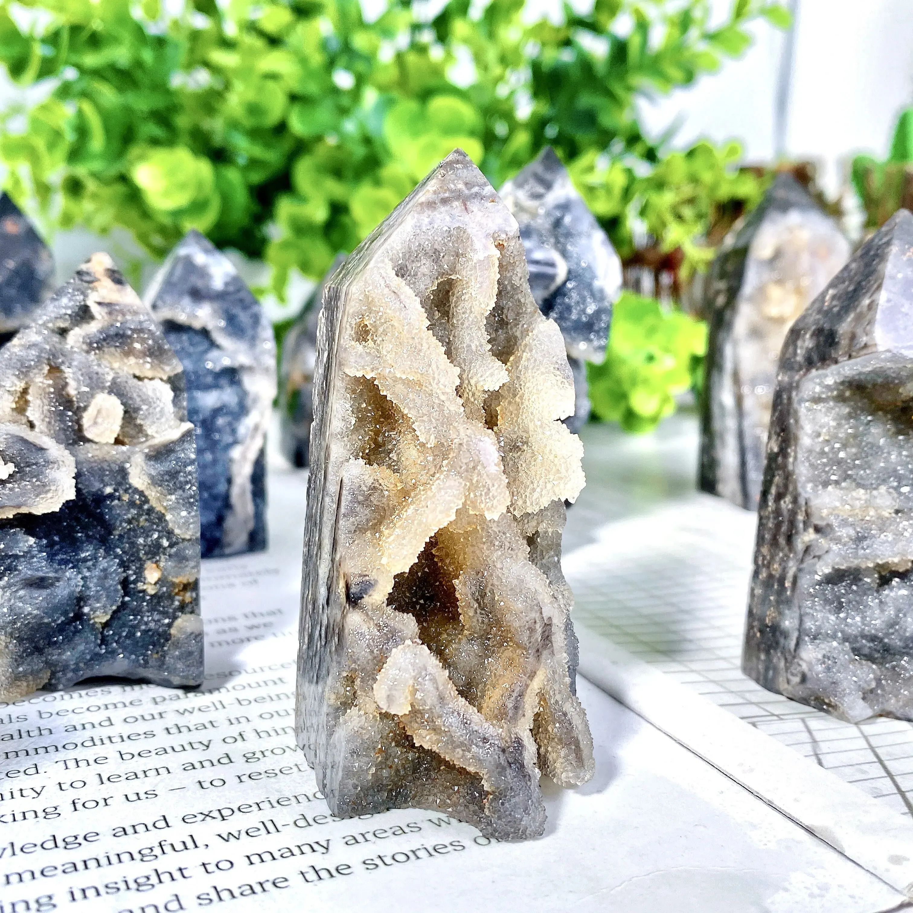 1 pz punto di cristallo naturale punto di Sphalerite nero casuale di alta qualità, torre di cristallo naturale, decorazione della casa, decorazione