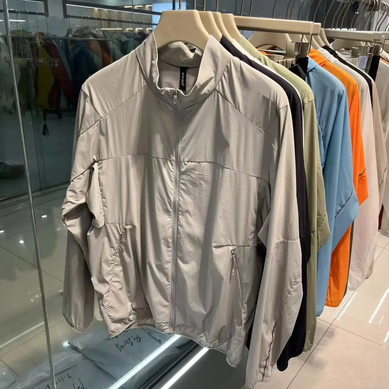 

Мужская легкая летняя куртка для активного отдыха с защитой от солнца, быстросохнущая, дышащая, однотонная, на молнии