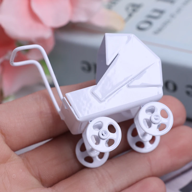 Passeggino Carrozzina Modello Giocattolo per bambini Accessori per mobili per casa delle bambole in miniatura fai-da-te