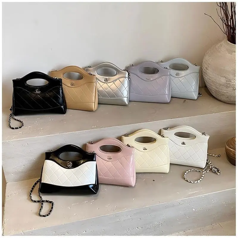 2026 women's new versatile and high-end shoulder bag, retro and fashionable women's bag, diamond grid chain crossbody bag