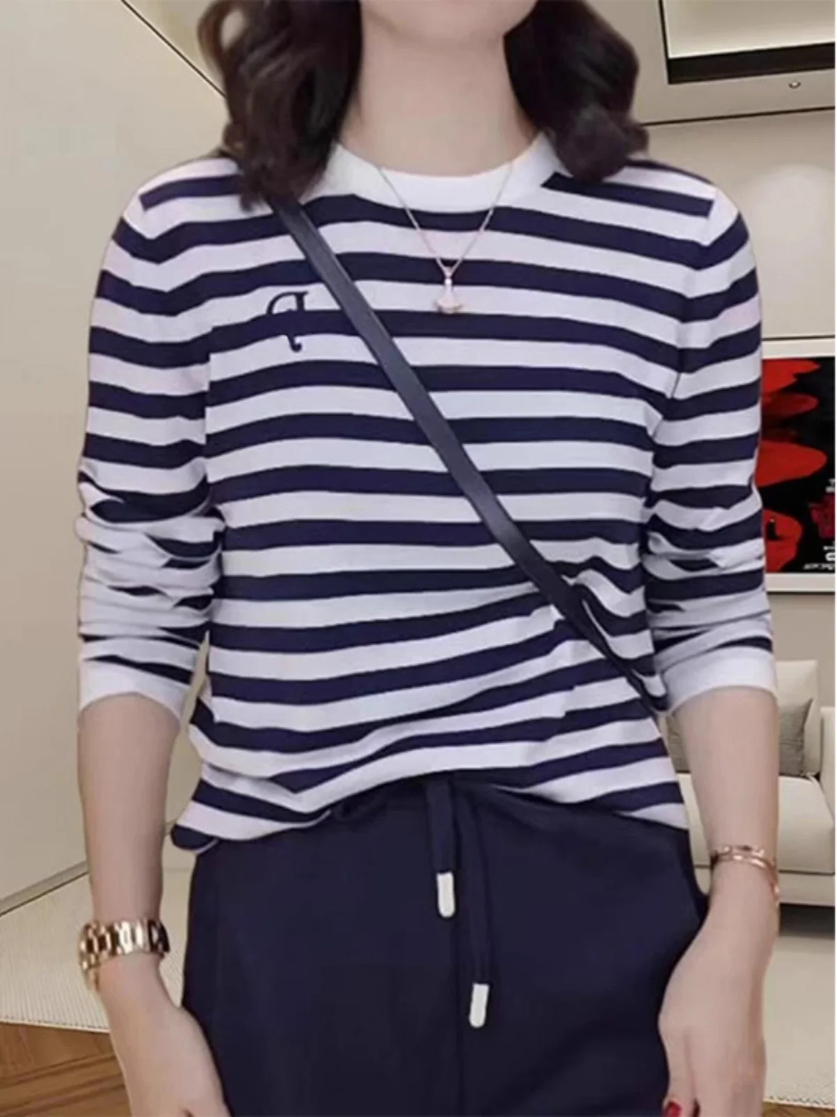 

Весна 2026: Модная повседневная полосатая футболка больших размеров с длинным рукавом, свободный базовый топ в корейском стиле, хлопковая футболка с круглым вырезом