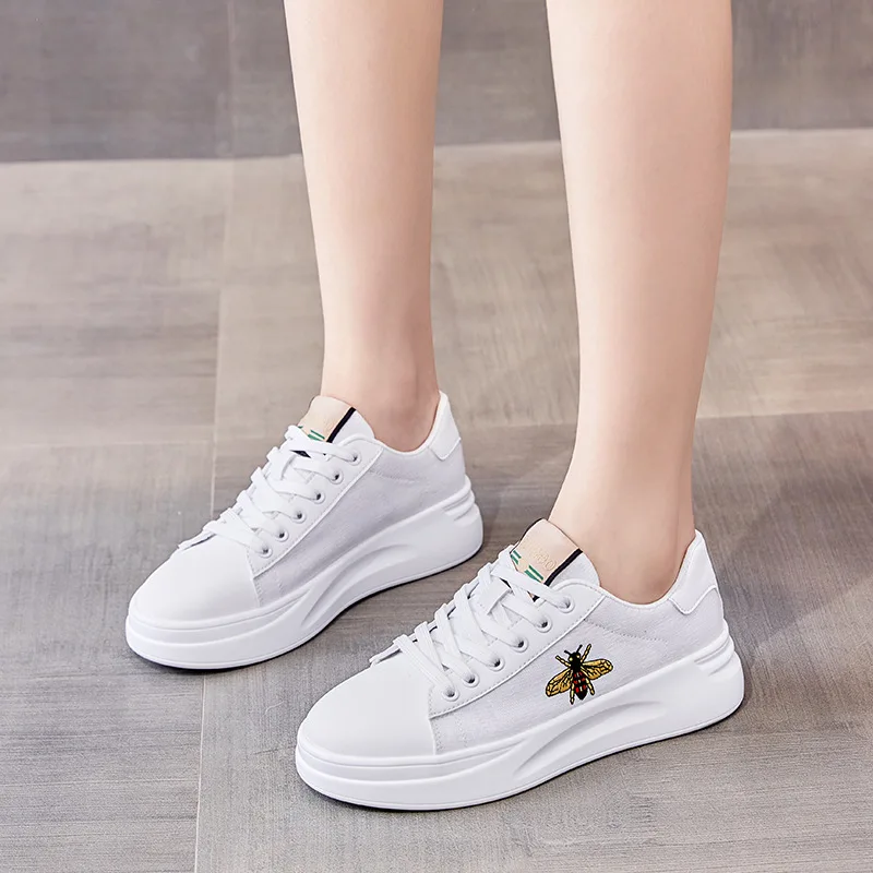 European station trend women\'s shoes 2024 spring casual versatile canvas white shoes breathable thick bottom plate shoes