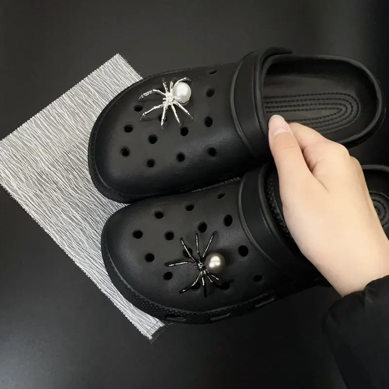 Donkere Punk Ornament Strass Parel Legering Spider Schoen Charmes voor Crocs Decoraties Tuin Sandalen Klompen Pins Jongen Meisje Gift