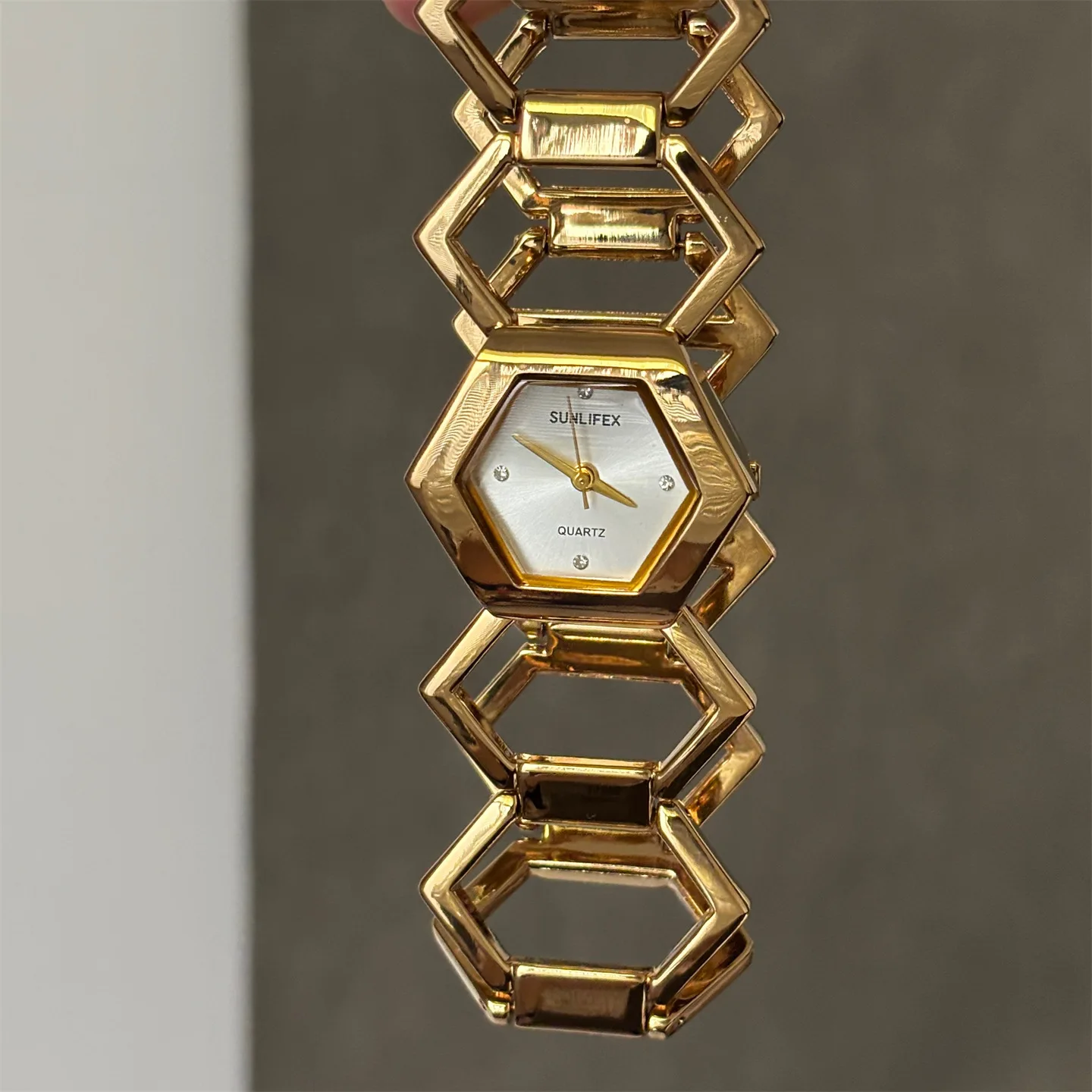 Original women's watch hexagonal irregular design bracelet watch women's gold hollow fashion quartz watch elegant female